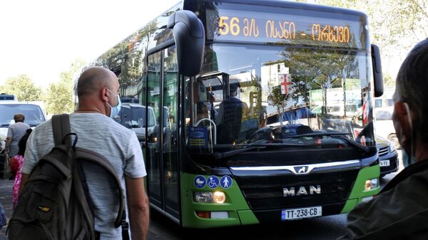 Пассажирские автобусы в столице Грузии - общественный транспорт - Sputnik Грузия