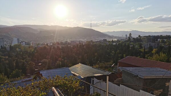 Вид на город Тбилиси - на закате - Sputnik Грузия
