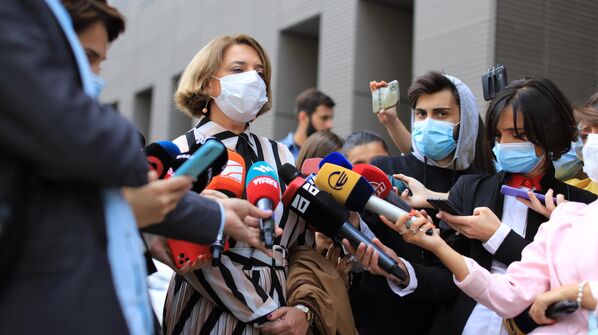 Один из лидеров партии &quot;Лело&quot; Саломе Самадашвили&quot;Реальность такова, что с одной стороны стоит грузинский народ, весь спектр оппозиции, а с другой – премьер-министр Гарибашвили, с его большинством, который ждет падения Киева, и именно так украинское правительство оценило позицию &quot;Грузинской мечты&quot;. - Sputnik Грузия