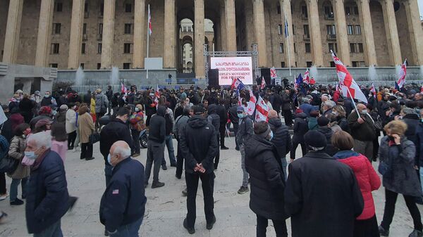 Сторонники Саакашвили провели акцию у парламента Грузии - видео - Sputnik Грузия