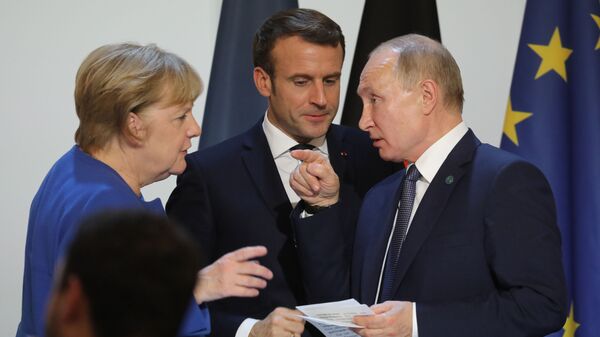 Канцлер Германии Ангела Меркель, президент Франции Эммануэль Макрон и президент России Владимир Путин - Sputnik Грузия
