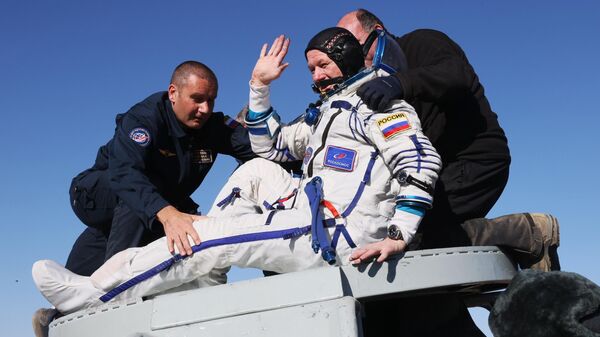 Экипаж корабля Союза МС-18 вернулся на Землю - Sputnik Грузия