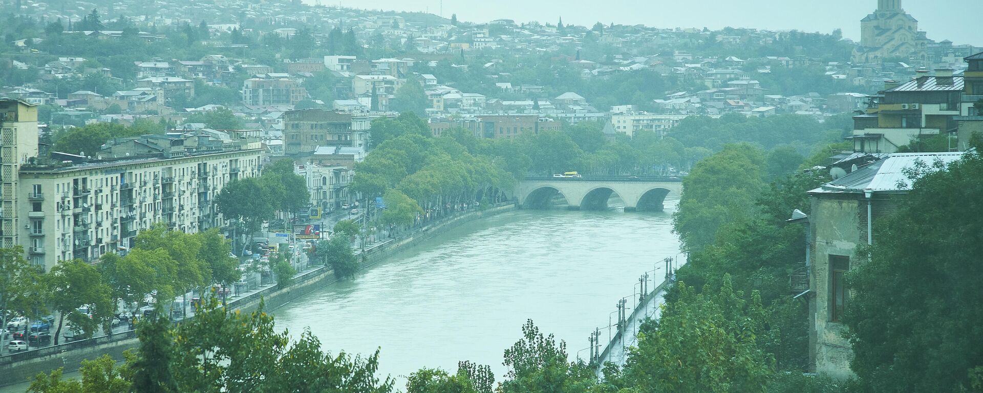 Вид на город Тбилиси в пасмурную погоду - Sputnik Грузия, 1920, 25.01.2026