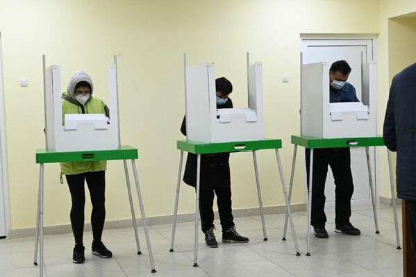 თბილისში ამომრჩეველთა აქტივობა დილიდანვე შეიმჩნეოდა - Sputnik საქართველო