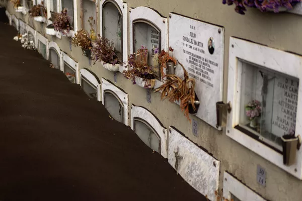 Местные жители не смогут в этом году посетить кладбище в День Всех Святых и День мертвых 1 и 2 ноября - Sputnik Грузия