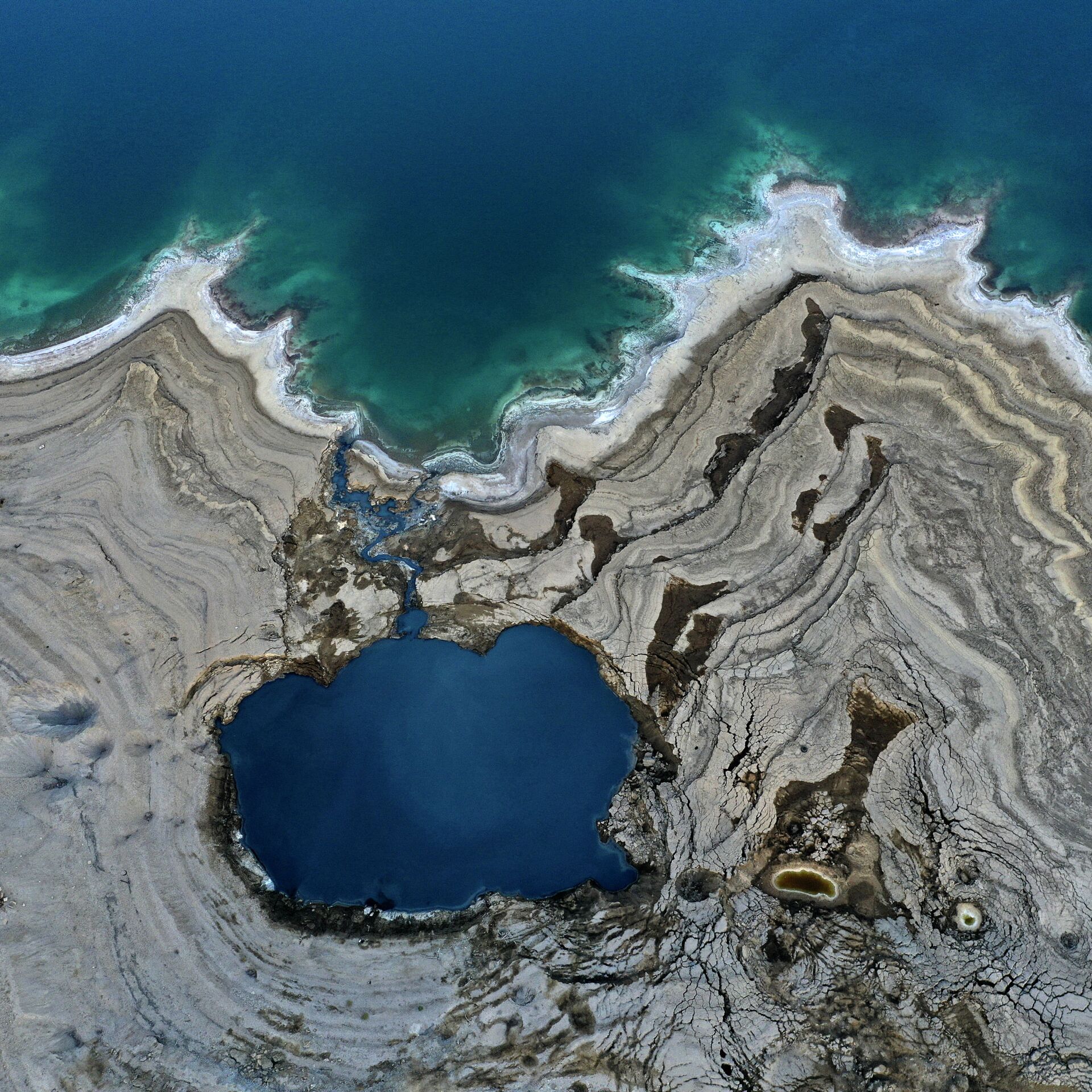 Мертвое море под водой