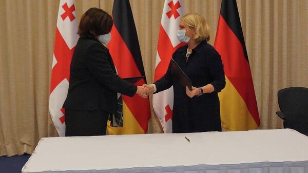 Декларацию о намерениях подписали министерство экономики страны и Банк развития Германии - Sputnik Грузия