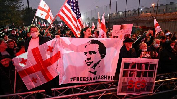Акция сторонников Михаила Саакашвили у Руставской тюрьмы с требованием о его освобождении - Sputnik Грузия