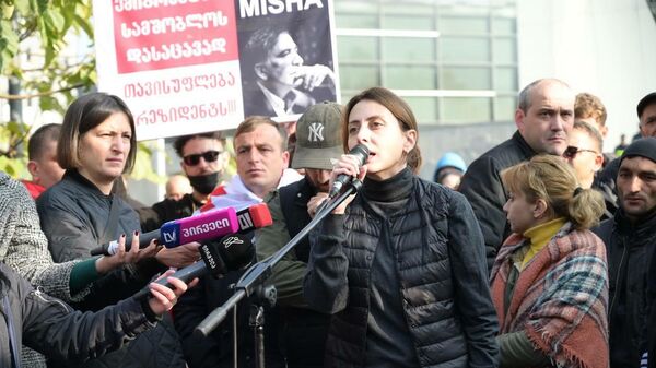 Хатия Деканоидзе. Акция протеста сторонников ЕНД и Саакашвили у здания Министерства юстиции 9 ноября 2021 года - Sputnik Грузия