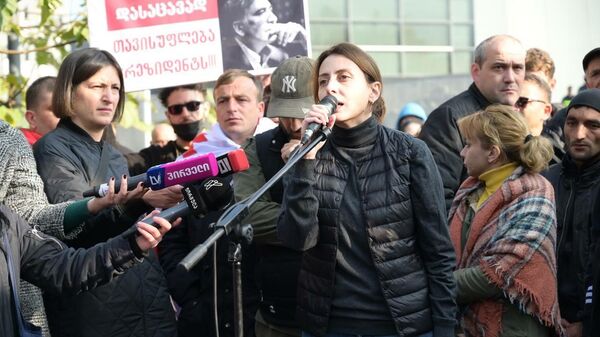 Хатия Деканоидзе. Акция протеста сторонников ЕНД и Саакашвили у здания Министерства юстиции 9 ноября 2021 года - Sputnik Грузия