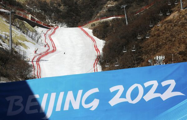 Горнолыжные состязания, прыжки с трамплина, бобслей и санный спорт на Олимпиаде-2022 примет пригород Пекина Яньцин - Sputnik Грузия