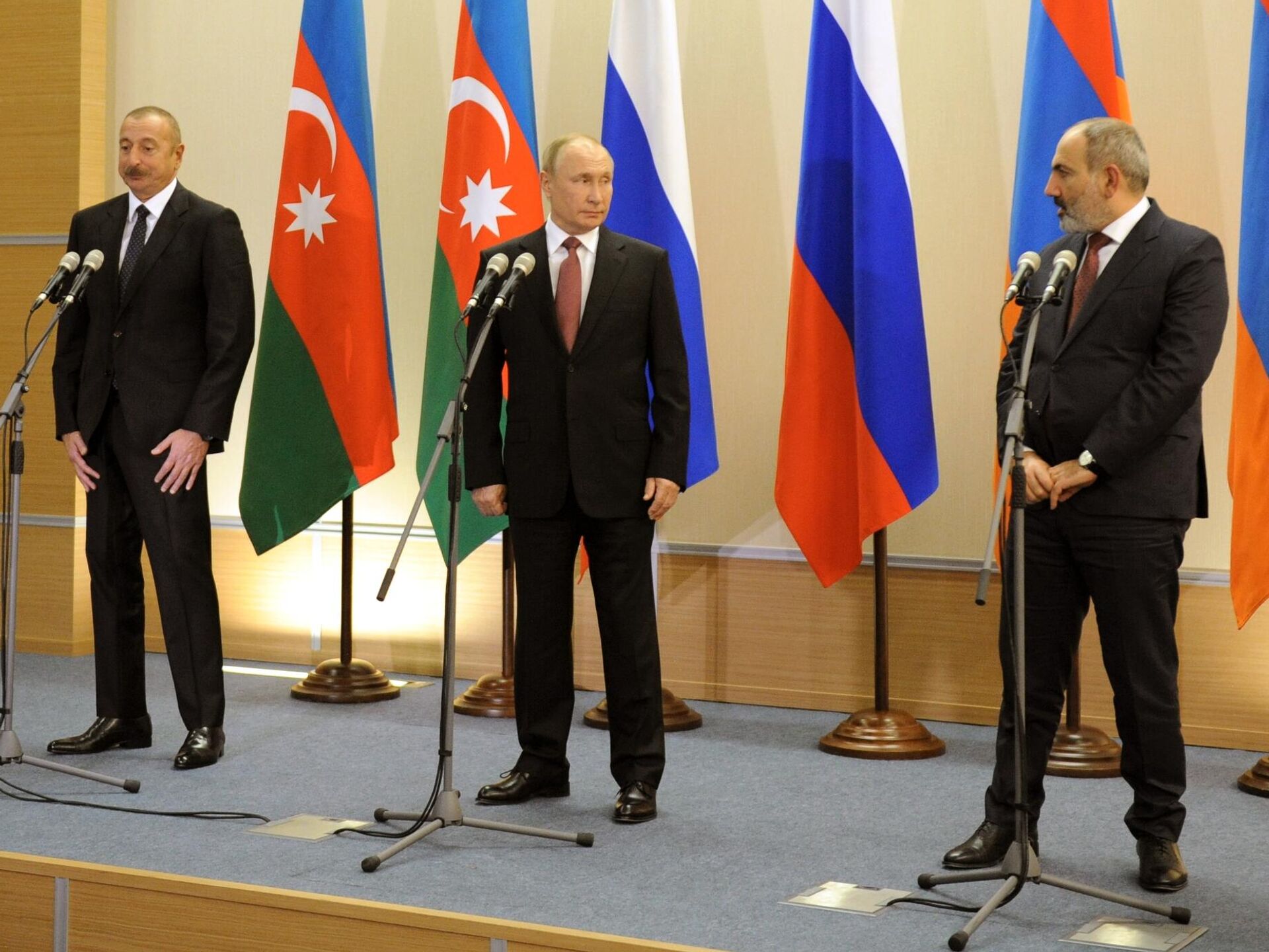 Армения и россия отношения последние новости. Пашинян Алиев саммит ЕАЭС. Встреча Путина Алиева и Пашиняна 2021.