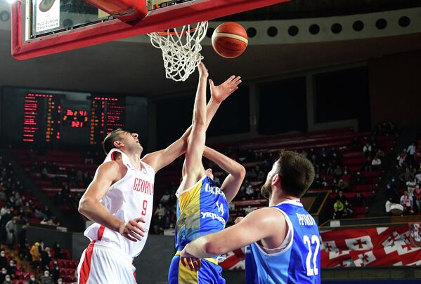 В первой четверти команды продемонстрировали очень результативный баскетбол, набрав 52 очка (28:24 в пользу Грузии). - Sputnik Грузия