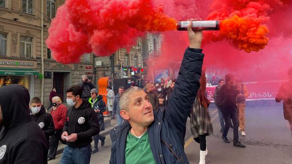 Протесты против ковид-ограничений: акции прошли в двух городах Грузии - видео - Sputnik Грузия