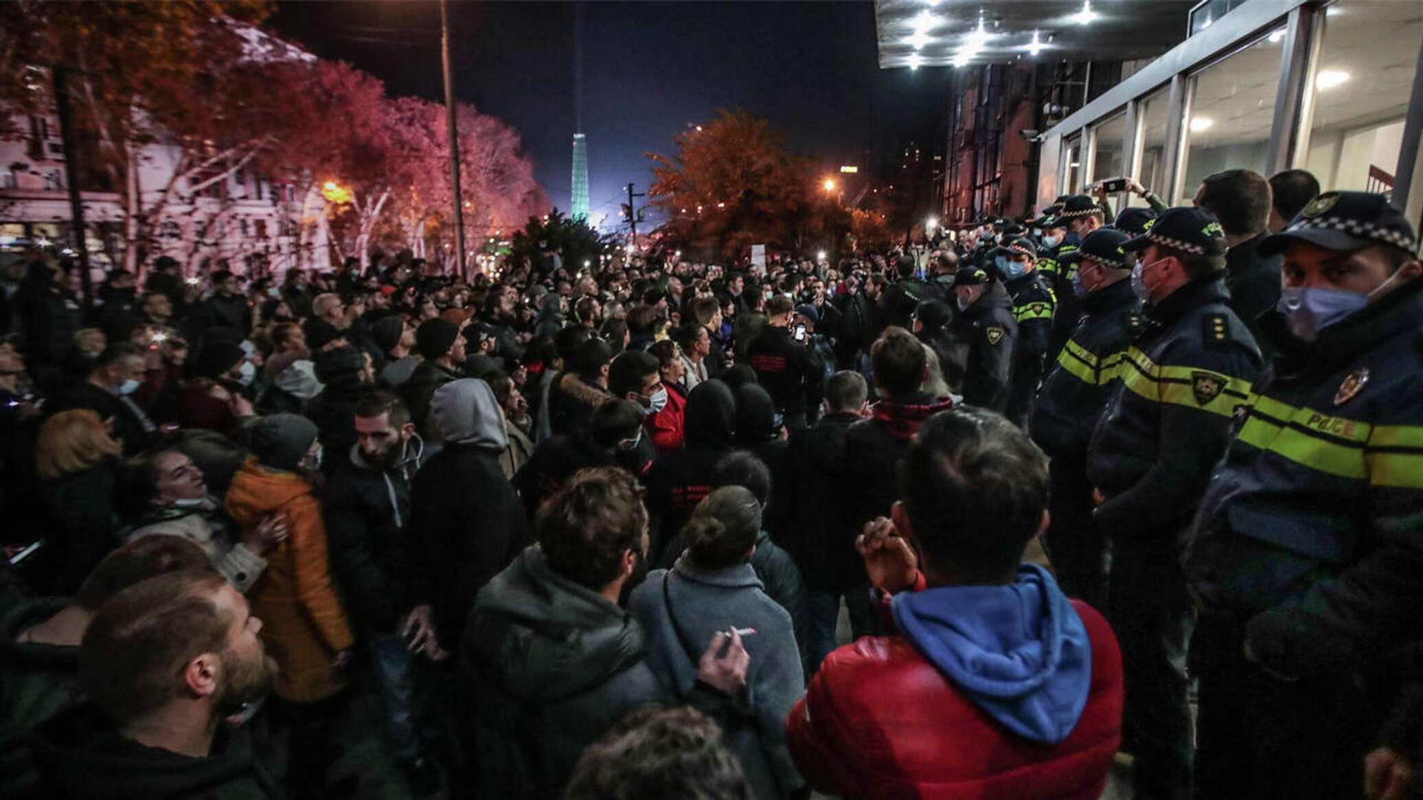 1 тв грузии. ТВ Грузии. Протестытв Грузии 12 мая. Хроники Грузии вечером. Протесты про ЕГЭ.