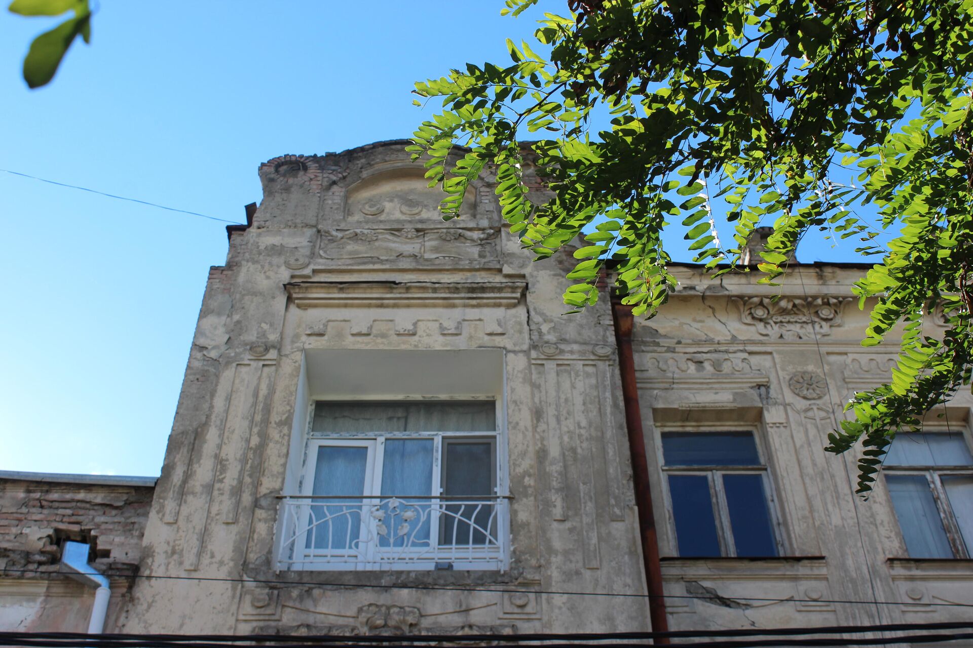 Дом был построен по проекту архитектора Гиго Курдиани - Sputnik Грузия, 1920, 01.12.2021