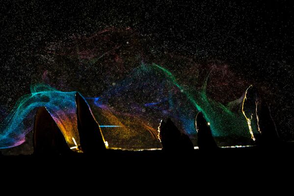 მკვდარ მორზე ამოსული სოკოებისგან შექმნილი „სტოუნჰენჯი“. პრატჰამეშ გადეკარის „ჩრდილოეთის ციალი“ - Sputnik საქართველო