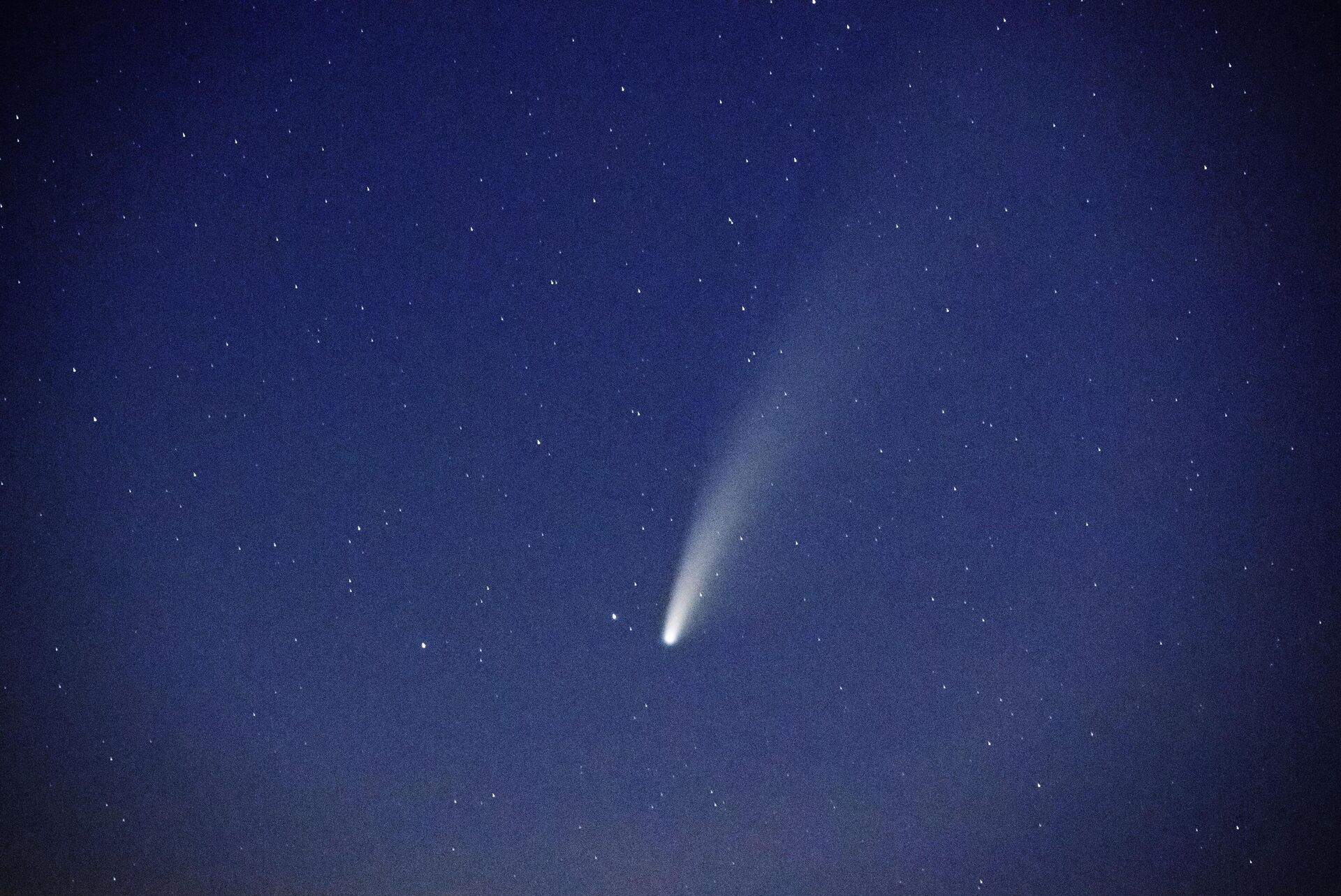 Комета NeoWise в небе над Адыгеей - Sputnik Грузия, 1920, 09.12.2022