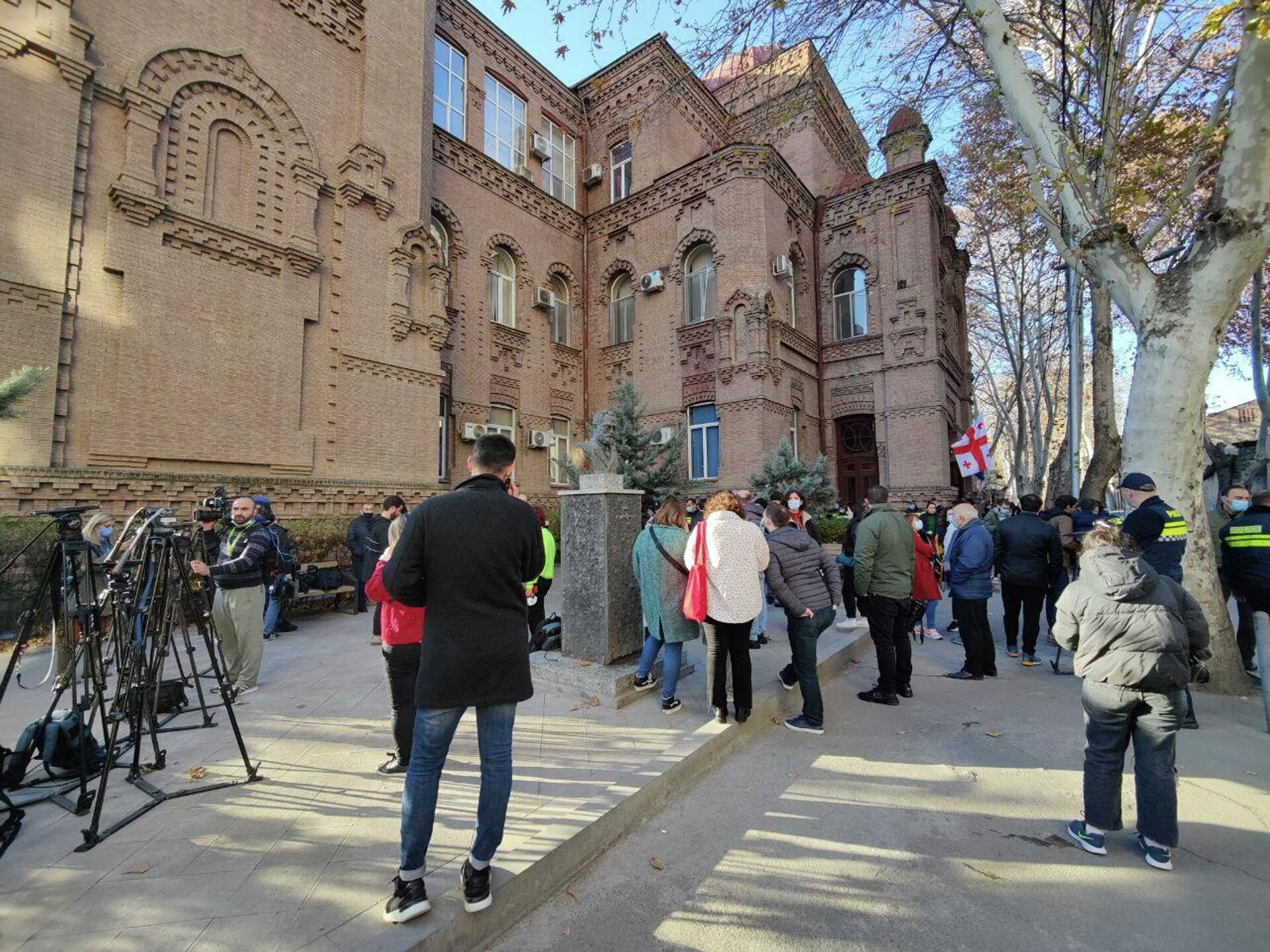 Акция протеста оппозиции у здания Министерства образования Грузии 6 декабря 2021 года - Sputnik Грузия, 1920, 07.12.2021