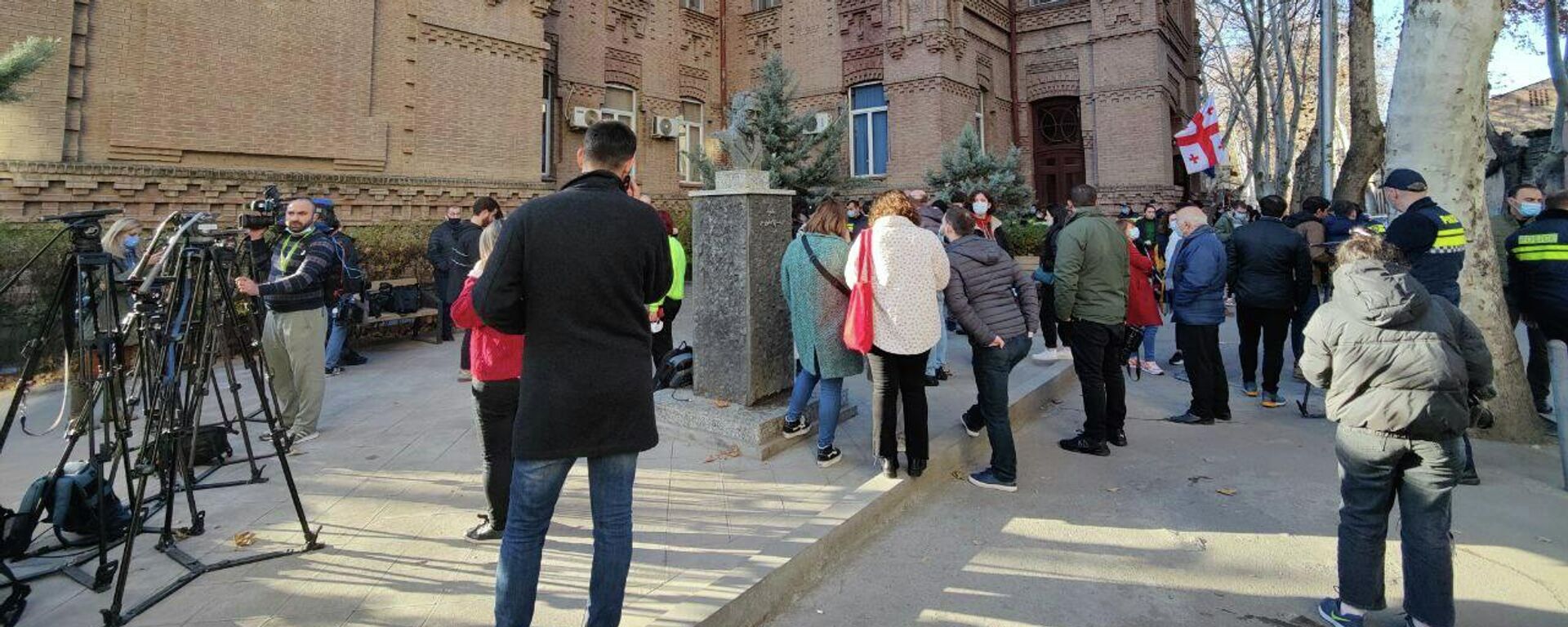 Акция протеста оппозиции у здания Министерства образования Грузии 6 декабря 2021 года - Sputnik Грузия, 1920, 06.12.2021