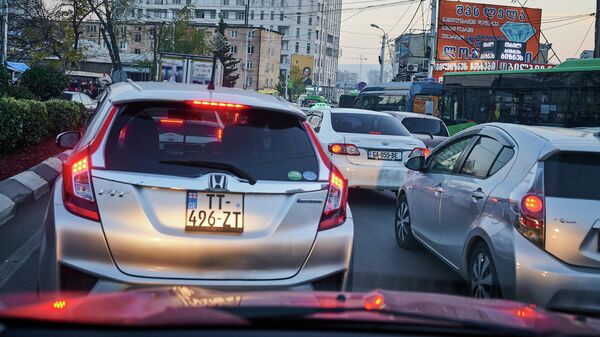 Автомобильная пробка в районе Варкетили в час пик - Sputnik Грузия
