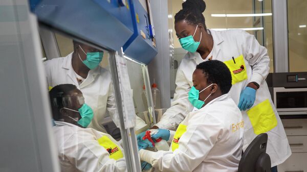 Пандемия коронавируса - врачи в Южной Африке изучают штамм омикрон - Sputnik Грузия