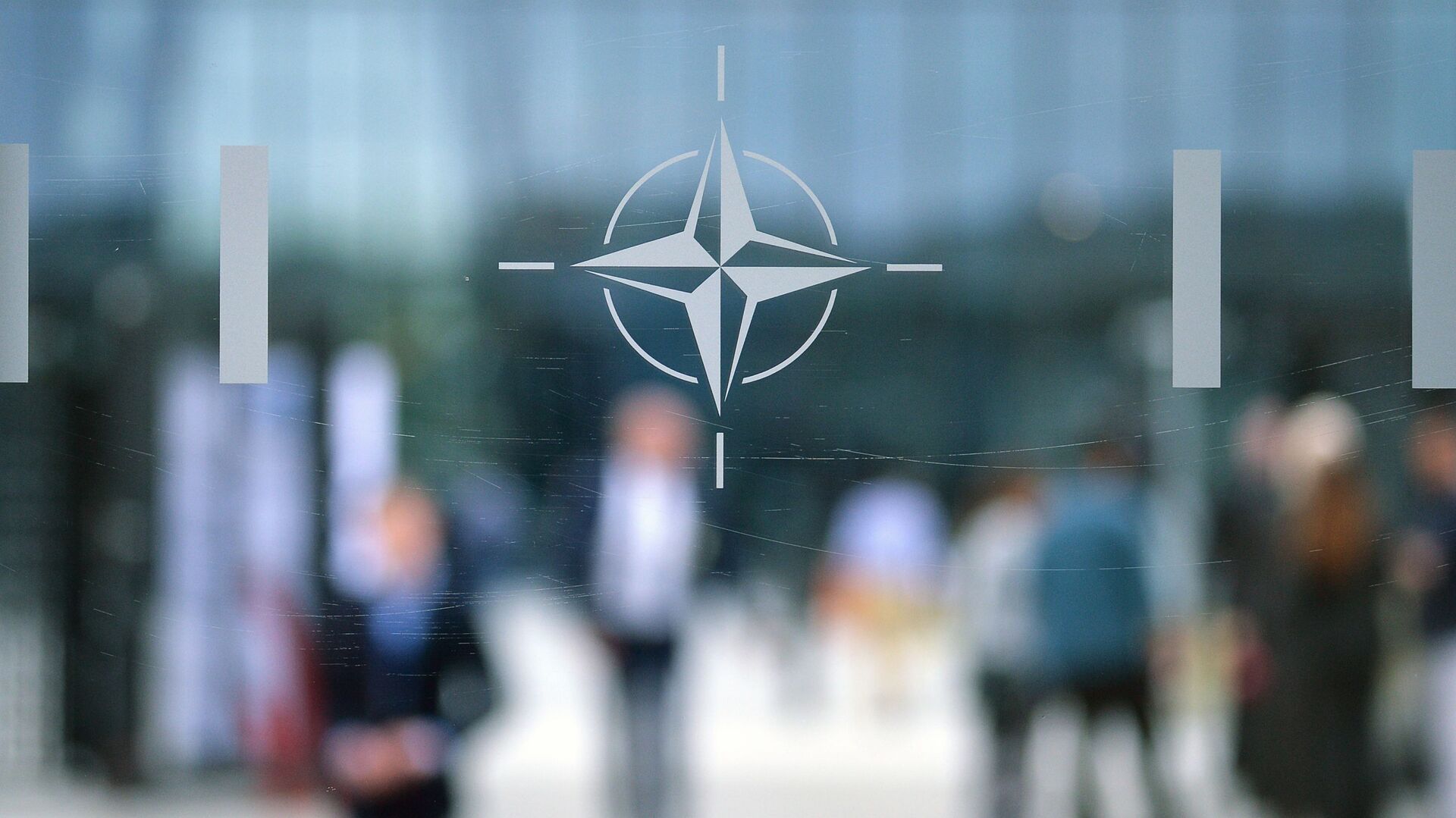 Эмблема Организации Североатлантического договора (НАТО) в Брюсселе.   - Sputnik Грузия, 1920, 29.06.2022