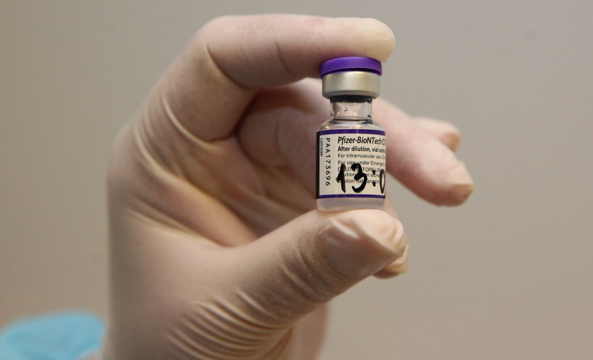 Эпидемия коронавируса - вакцинация бустерной дозой Pfizer - Sputnik Грузия, 1920, 15.12.2021