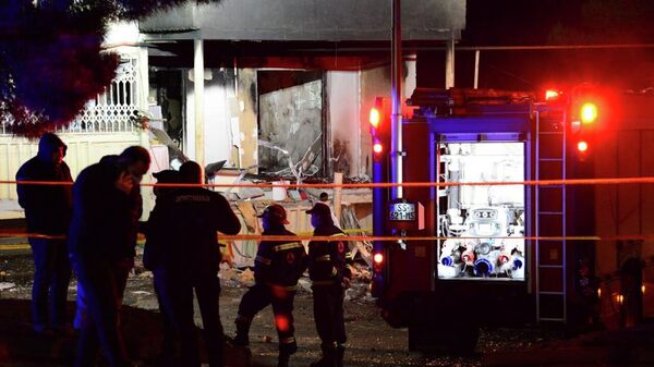 Взрыв бытового газа в жилом доме в районе Вазисубани в столице Грузии 19 декабря 2021 года - Sputnik Грузия