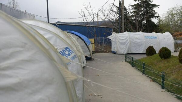 Палатки для голодающих у офиса Единого нацдвижения 22 декабря 2021 года - Sputnik Грузия