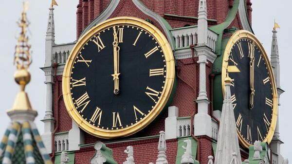 В Москве куранты на Спасской башне московского Кремля временно остановят в связи с плановой заменой колоколов - Sputnik Грузия