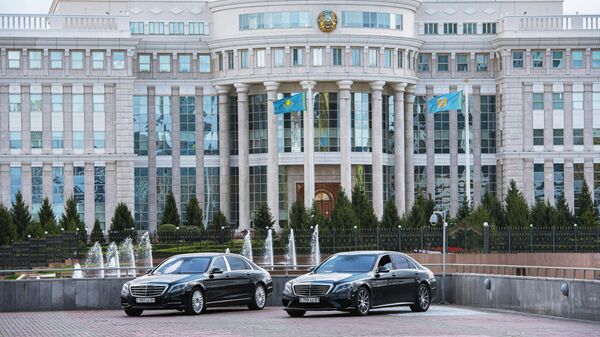 Здание парламента Казахстана в Нур-Султане - Sputnik Грузия