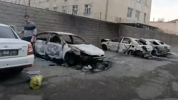 Последствия погромов в Казахстане: в Таразе сожгли госучреждения - видео - Sputnik Грузия