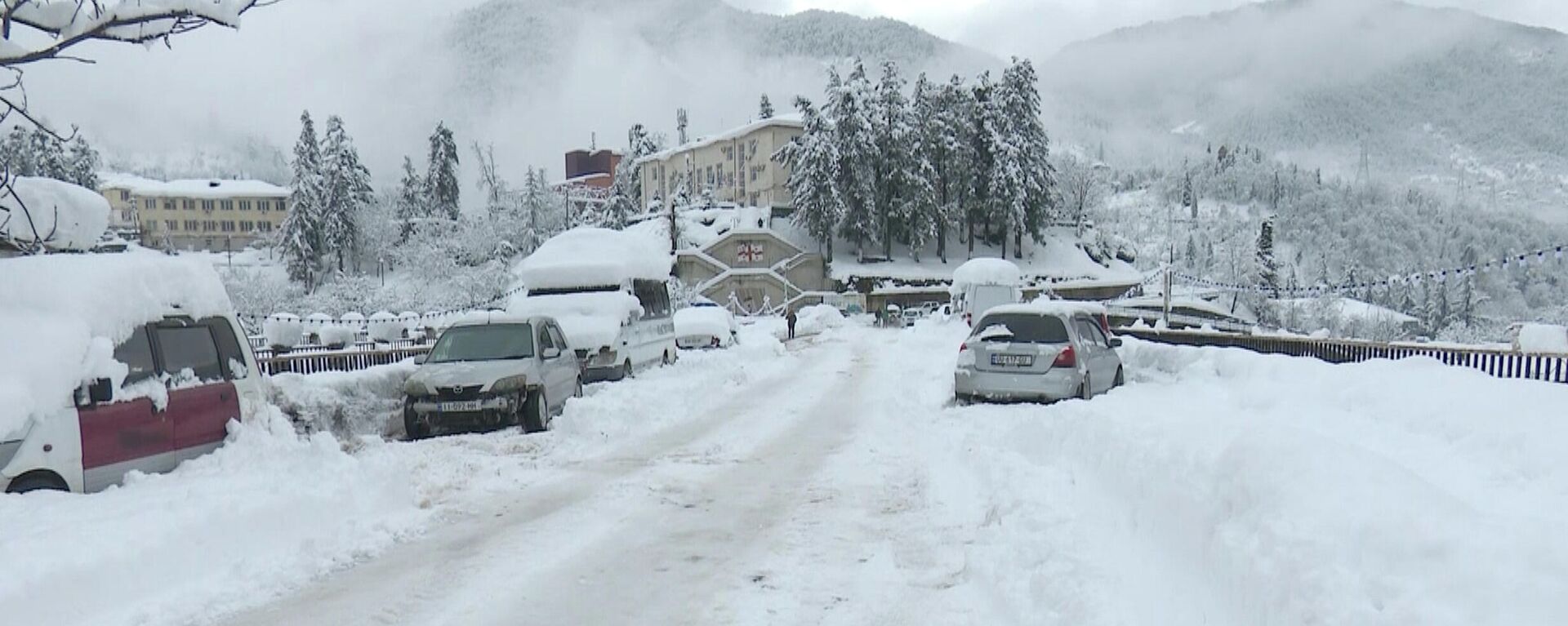 Снегопад в горной Аджарии. Зимние пейзажи. Горные села в снегу - Sputnik Грузия, 1920, 18.01.2022