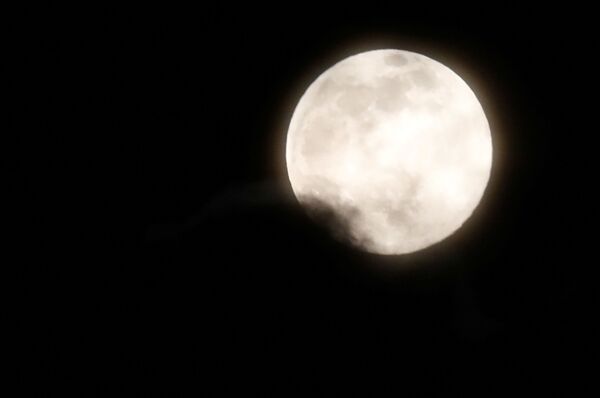 Волчья Луна над Тираной, Албания - Sputnik Грузия