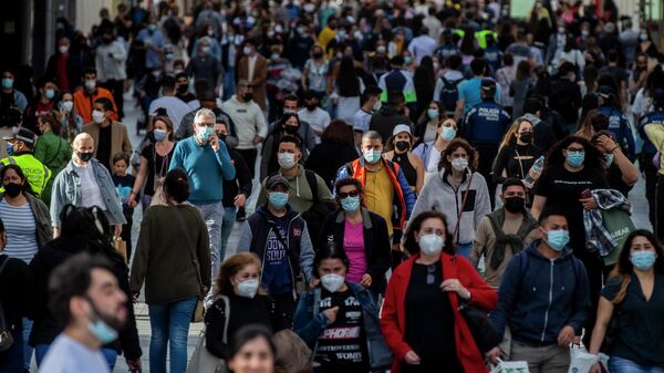 Жители Мадрида в масках - пандемия коронавируса - Sputnik Грузия