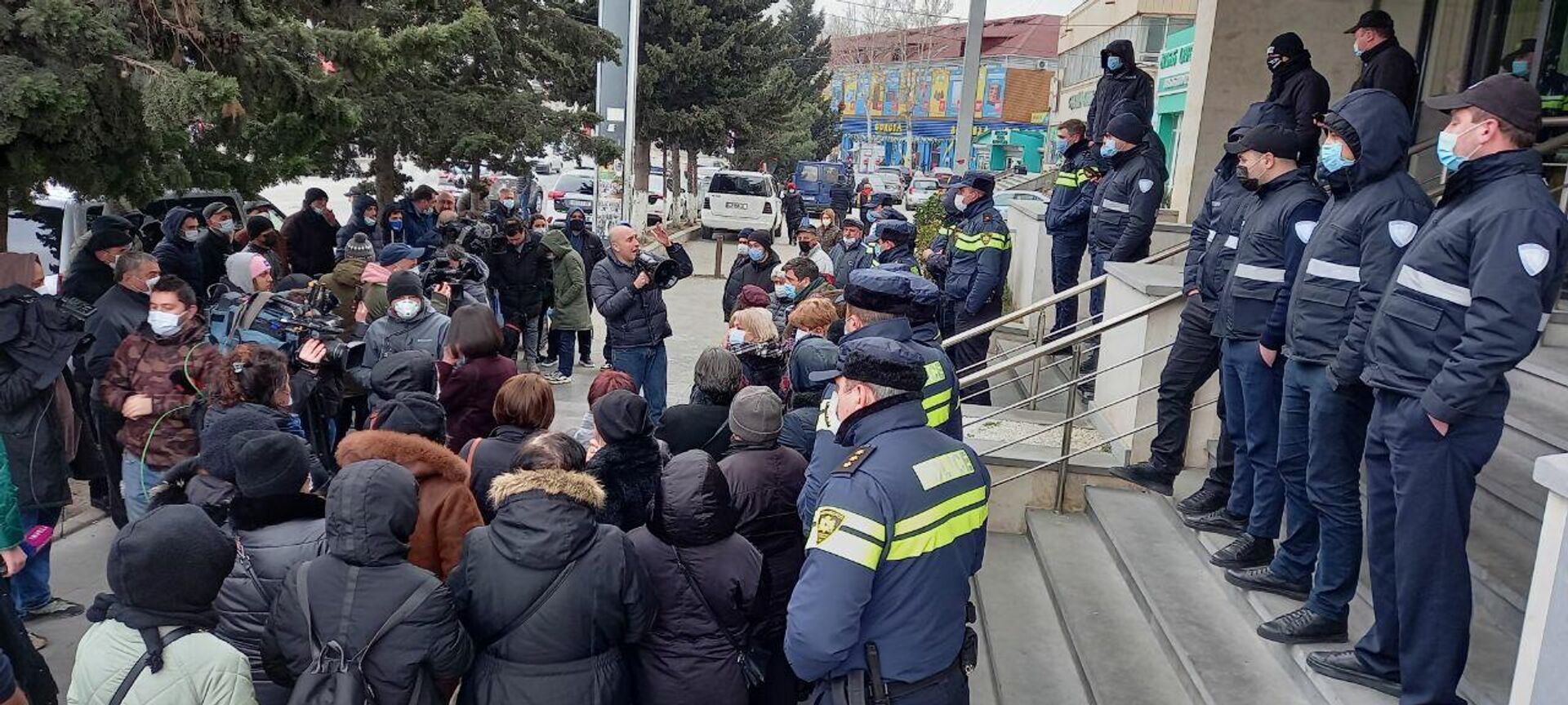 Акция протеста вынужденно перемещенных лиц и беженцев у здания минздрава Грузии 26 января 2022 года - Sputnik Грузия, 1920, 26.01.2022