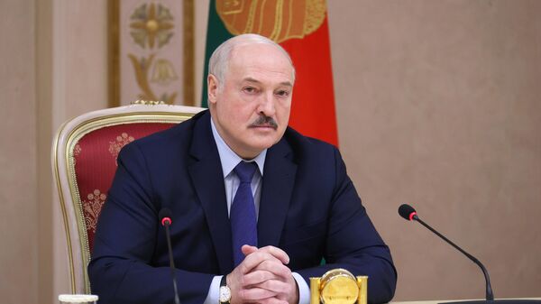 Лукашенко анонсировал покупку новых вооружений у России - видео - Sputnik Грузия