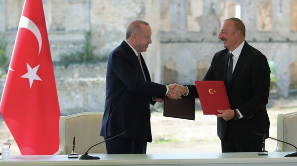 Ильхам Алиев и Тайип Реджеп Эрдоган. Подписание совместных документов в июне 2021 - Sputnik Грузия
