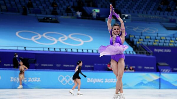 Камила Валиева тренируется после решения CAS о допуске к Олимпиаде - видео - Sputnik Грузия