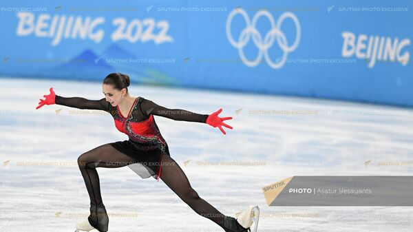 Камила Валиева (Россия) во время произвольной программы женского одиночного катания по фигурному катанию на XXIV зимних Олимпийских играх (17 февраля 2022). Пекин - Sputnik Грузия