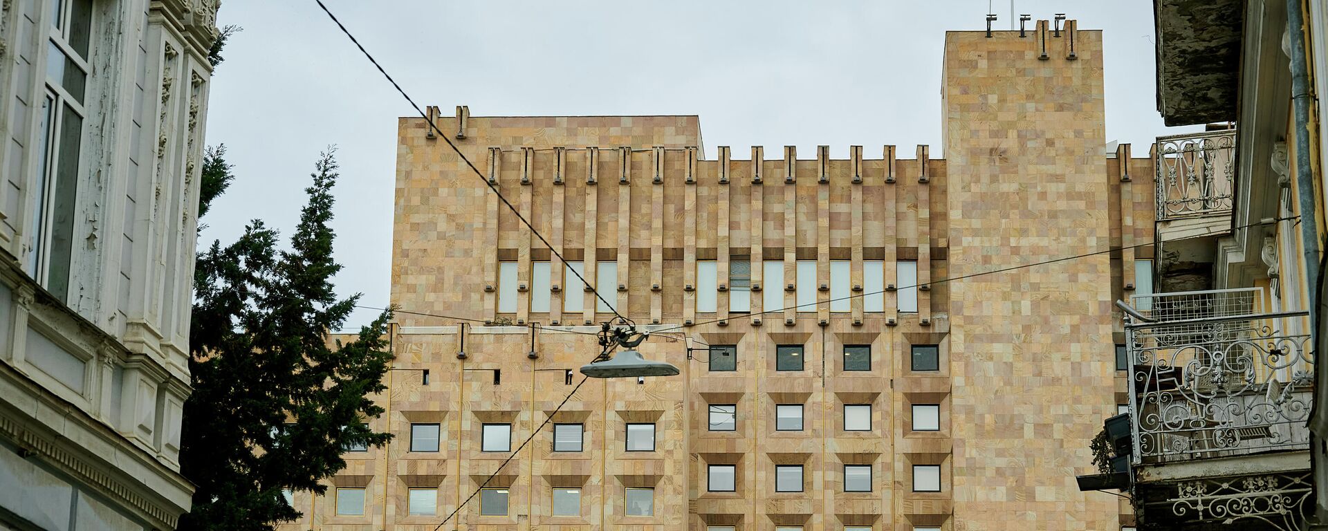 Здание администрации правительства Грузии - Sputnik Грузия, 1920, 23.11.2025