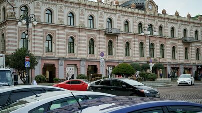 Тбилисское Сакребуло (городской совет) на площади Свободы