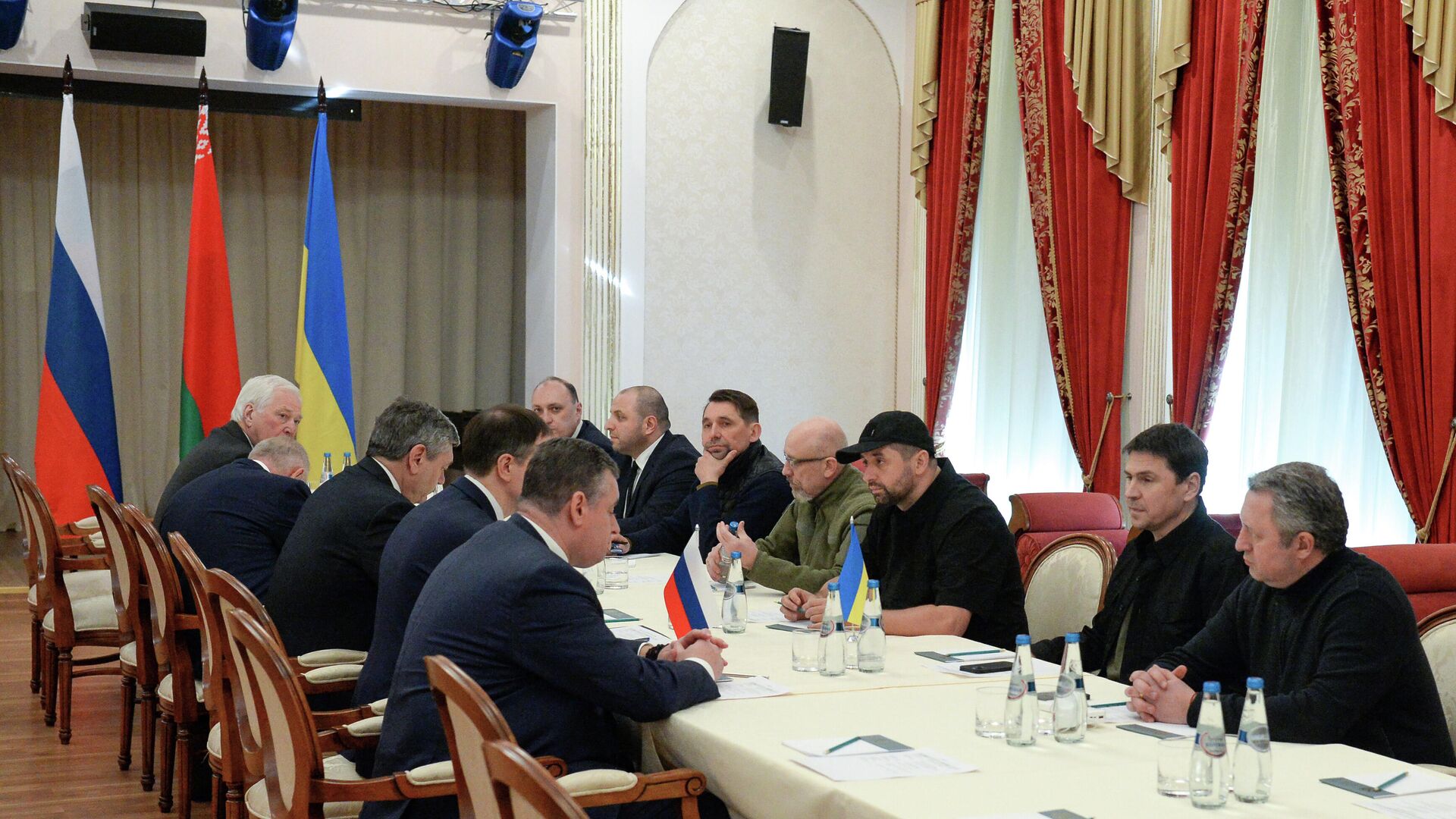 Переговоры делегаций Украины и России в Беларуси - Sputnik Грузия, 1920, 28.02.2022