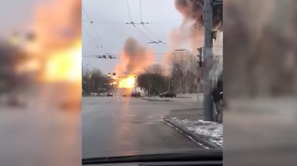 Ракетный удар в районе телевышки в Киеве - видео - Sputnik Грузия