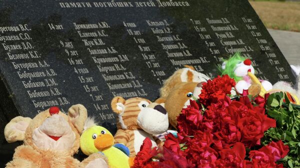 Акция в Донецке в память о детях, погибших в ходе конфликта на юго-востоке Украины - Sputnik Грузия