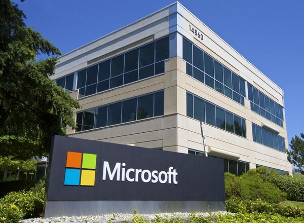 Компания-гигант Microsoft 4 марта объявила о прекращении продажи своих новых продуктов и услуг в России. - Sputnik Грузия