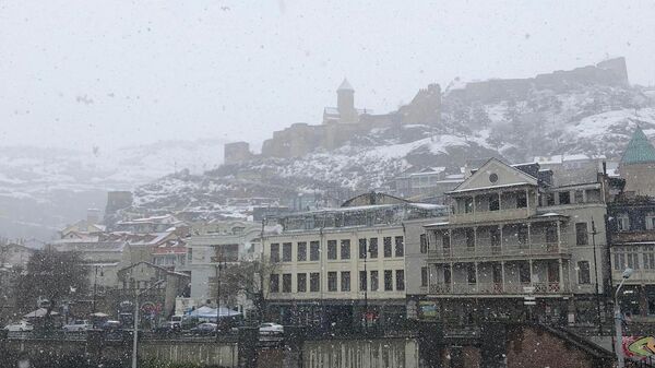 Снегопад в Тбилиси - снег в марте - Sputnik Грузия