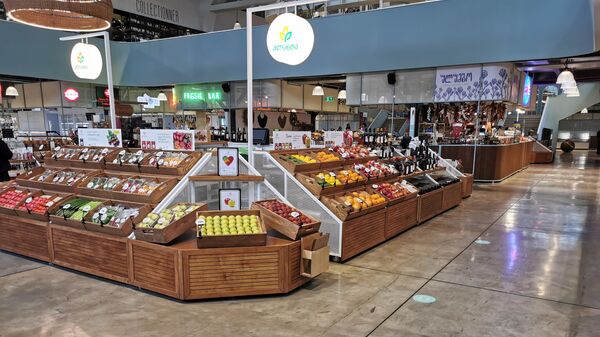 Базар на Орбелиани - новый торговый центр. Торговля овощами и фруктами - Sputnik Грузия