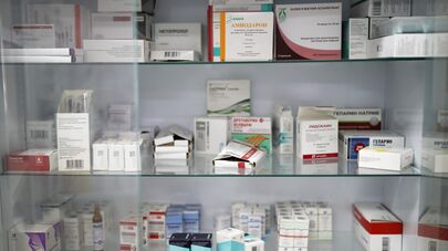 Шкаф с лекарственными препаратами